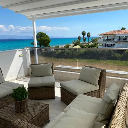 Villa Theodora In Front Of The Sea Hanioti Exterior photo